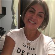 Professora de Inglês, Português e Literatura com experiência em aulas presenciais e on-line. Atendo Fundamental I - II e Ensino Médio